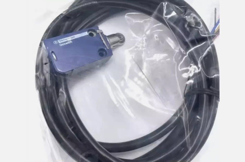 Telemecanique XCMD2102L5 Mini-Kolben-/Rollen-Endschalter DPDT 1,5 A 240 V